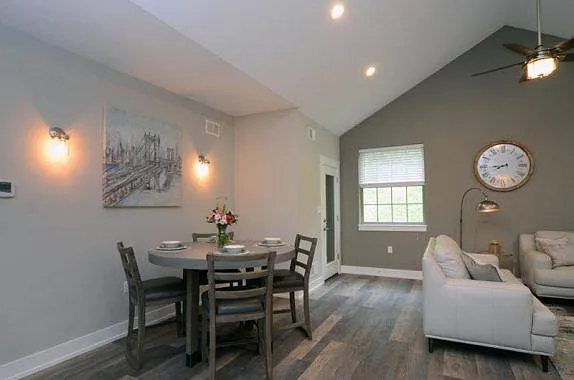 4 bed, 2751 sqft, $3,350 — Photo 4