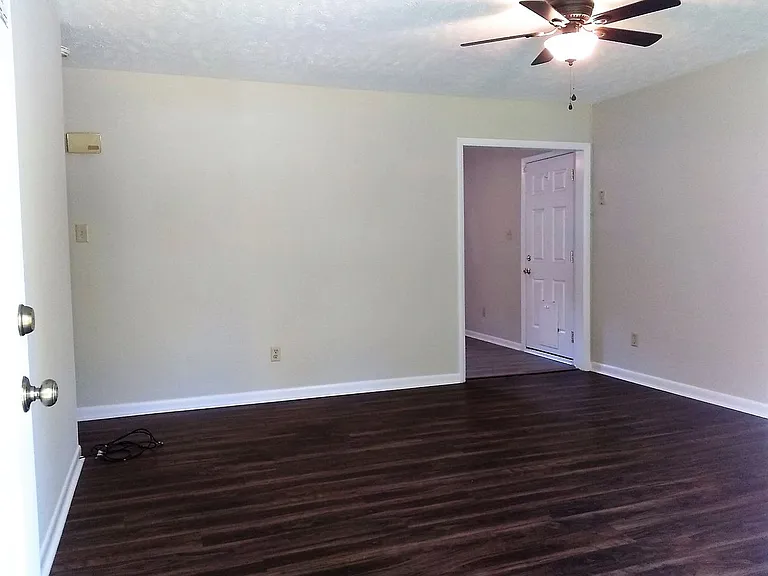 7501 Martha Ct — Photo 7