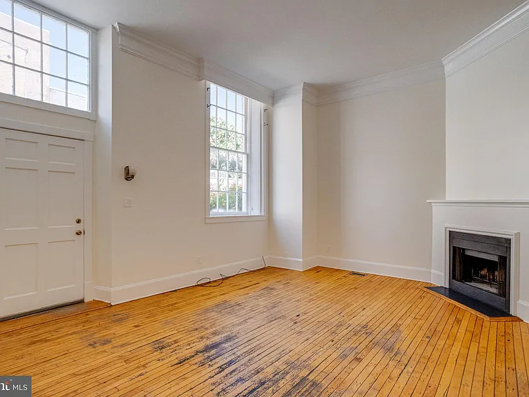 821 S Sharp St — Photo 4
