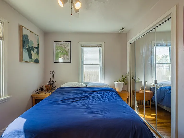 909 W 28th St — Photo 20