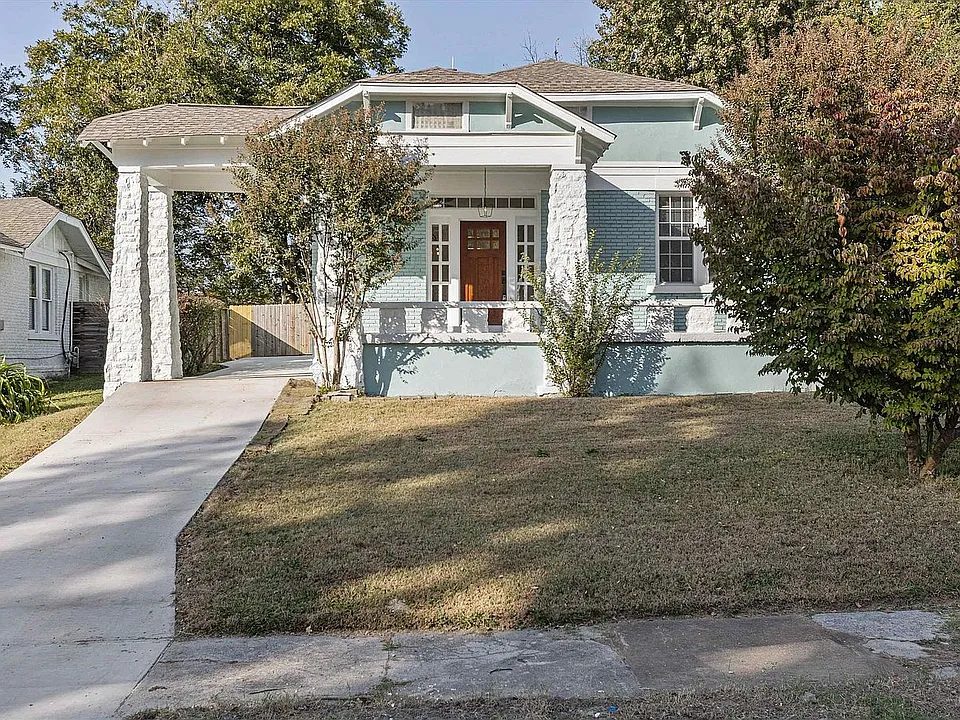 1352 Faxon Ave