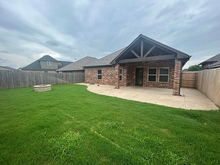 18224 Bridlington Dr — Photo 19