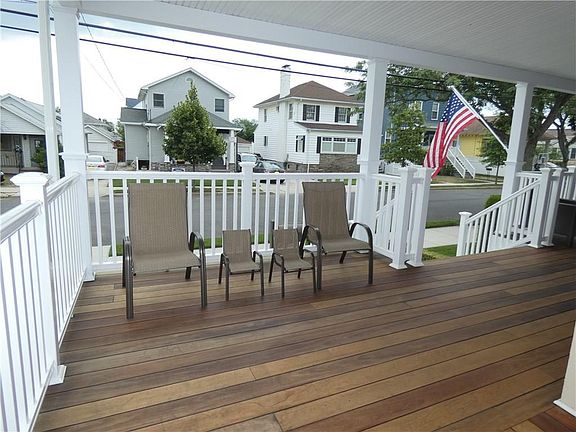 4th image of 433 Beach 143rd St