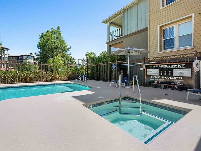 Ivy Hill — Photo 14