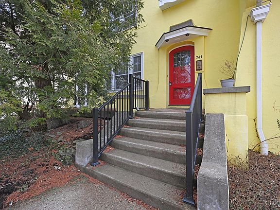 3rd image of 741 Red Bud Ave