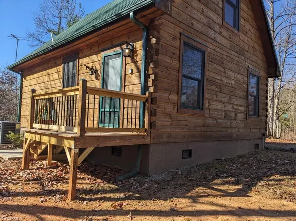 561 Sweet Water Rd, Boomer, NC 28606