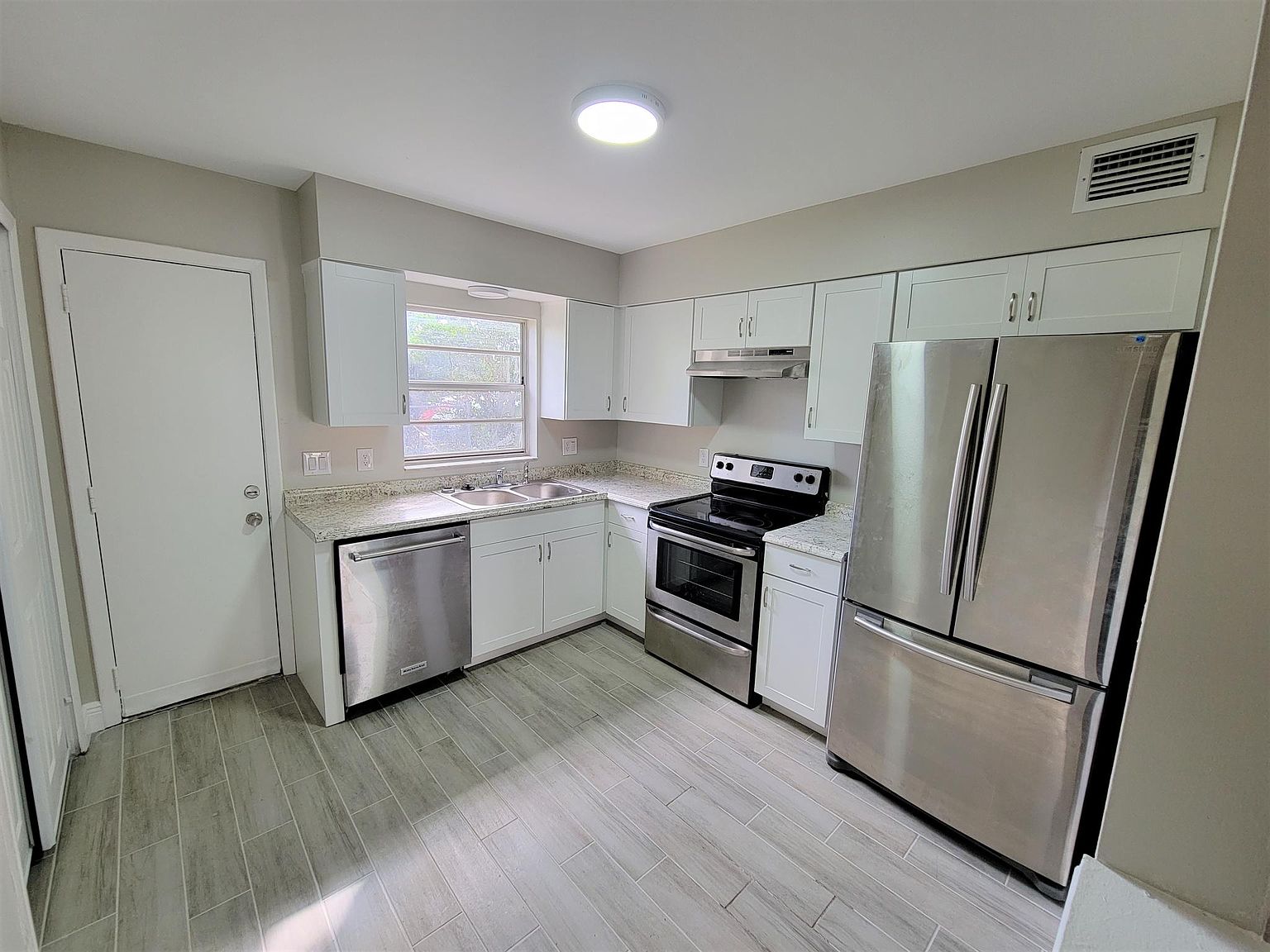 221 E Fillmore Ave FLOOR 221, Orlando, FL 32809 Zillow