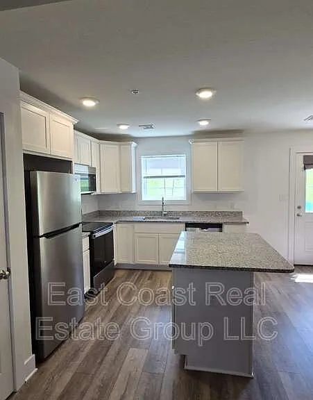 8780 Hillside Way — Photo 4