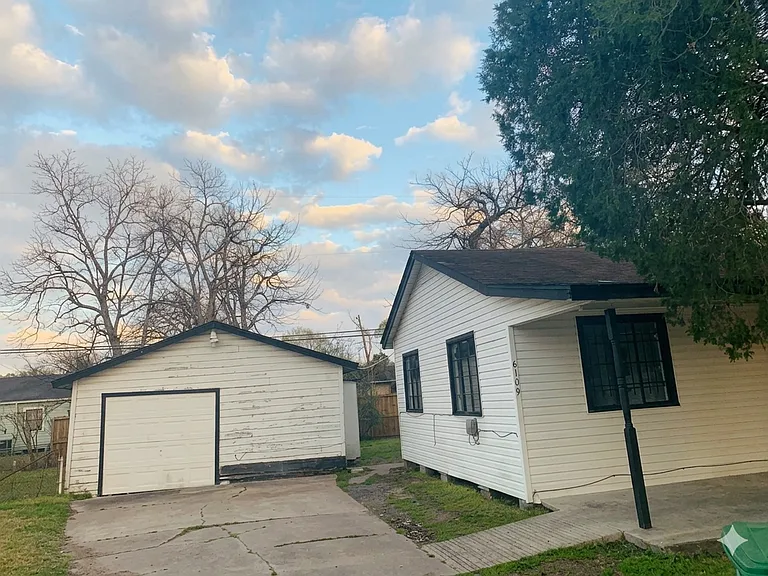 6109 Wayland St — Photo 3