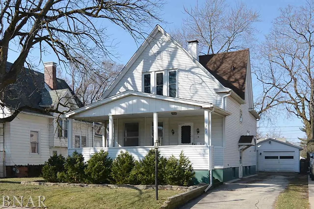 1303 S Center St photo 1