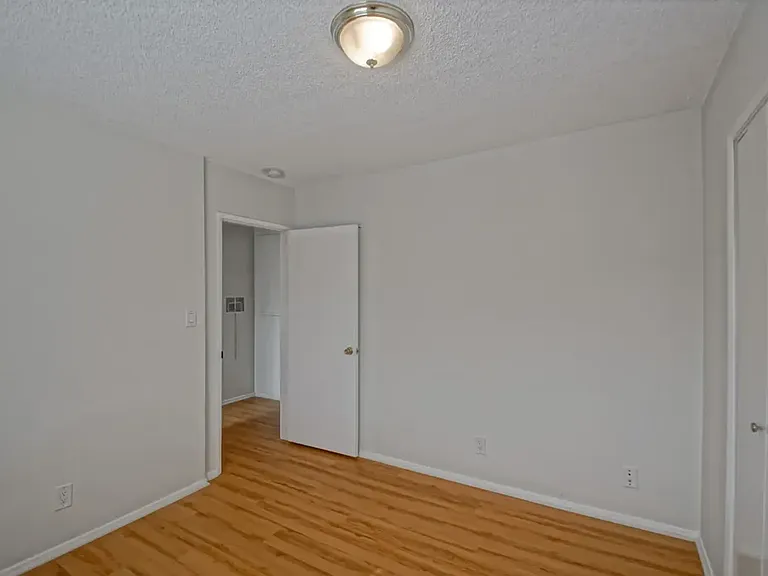 1815 Clark Ln — Photo 19