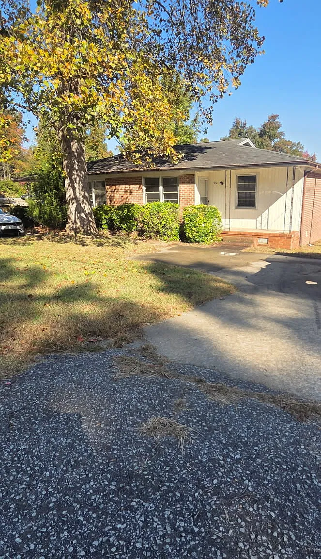2 bed, 1000 sqft, $1,050 — Photo 1