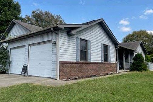 4th image of 430 Shady Brook Dr