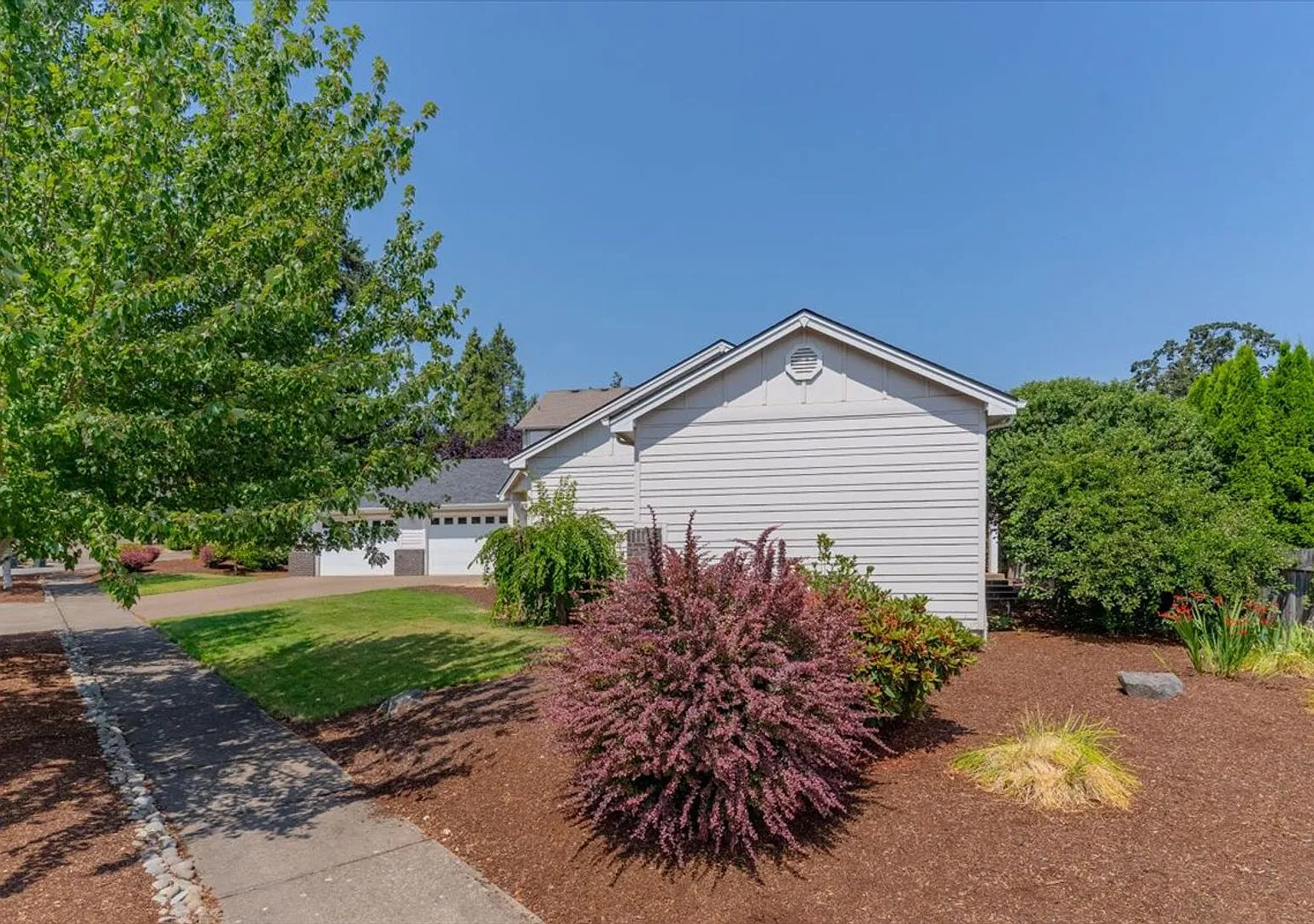Contemporary West Salem Home — Photo 2