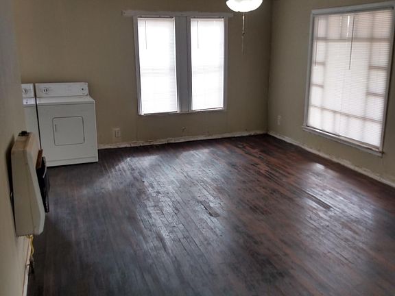 5th image of 614 N Donley Ave