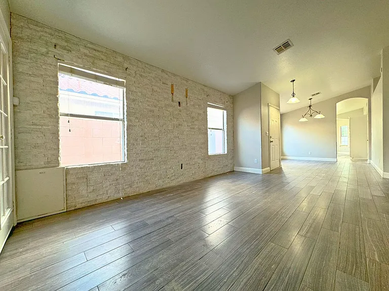 3740 Alliance St — Photo 8