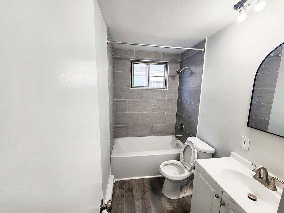 1st image of 829 N Washington St APT 2
