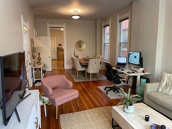 2nd image of 1323 N Wicker Park Ave APT 2