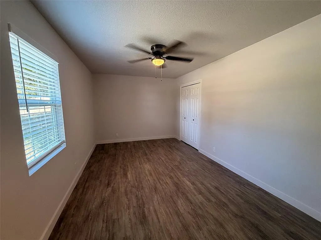 4 bed, 1.5 bath, 1255 sqft, $1,975 — Photo 3