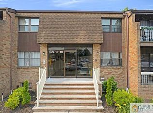 411 Sharon Garden Ct, Woodbridge, NJ 07095