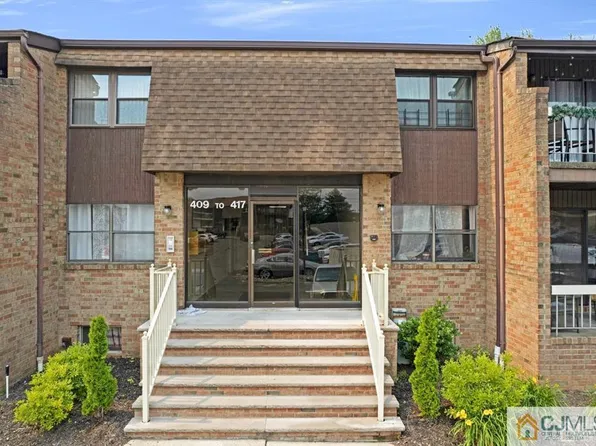 411 Sharon Garden Ct, Woodbridge, NJ 07095