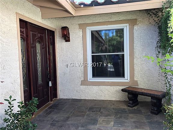2nd image of 2208 Plaza De La Candela