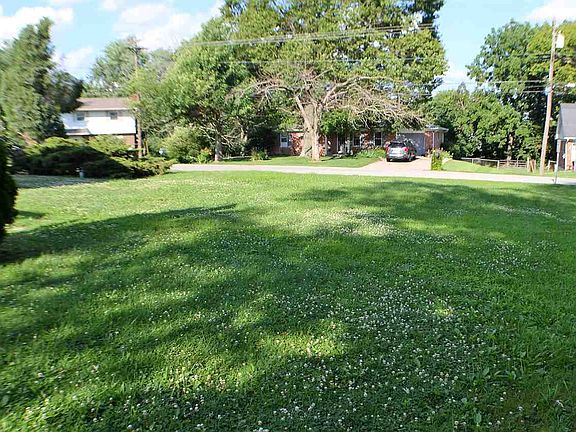 4th image of 10057 Squire Dr