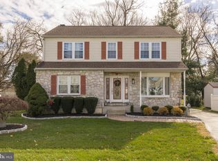 1327 Leedom Rd, Havertown, PA 19083