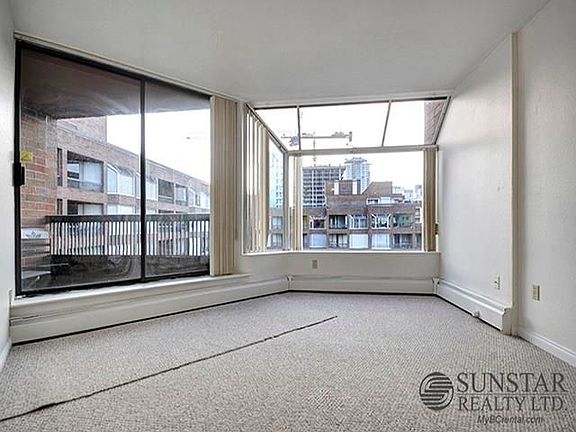 3rd image of 1330 Burrard St #906
