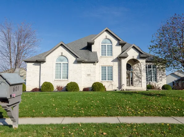 601 Saint Annes Ct, Bowling Green, OH 43402