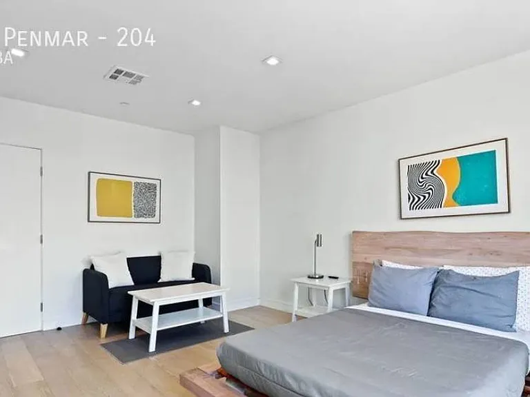 2432 Penmar Ave #204 — Photo 21