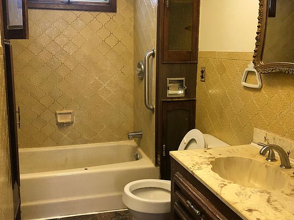 4th image of 2287 Seneca St #1