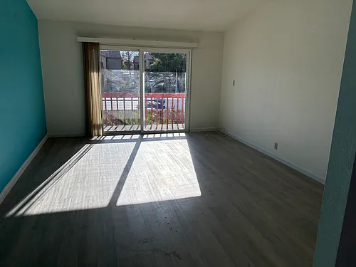 1004 N Jones Blvd Photo 1