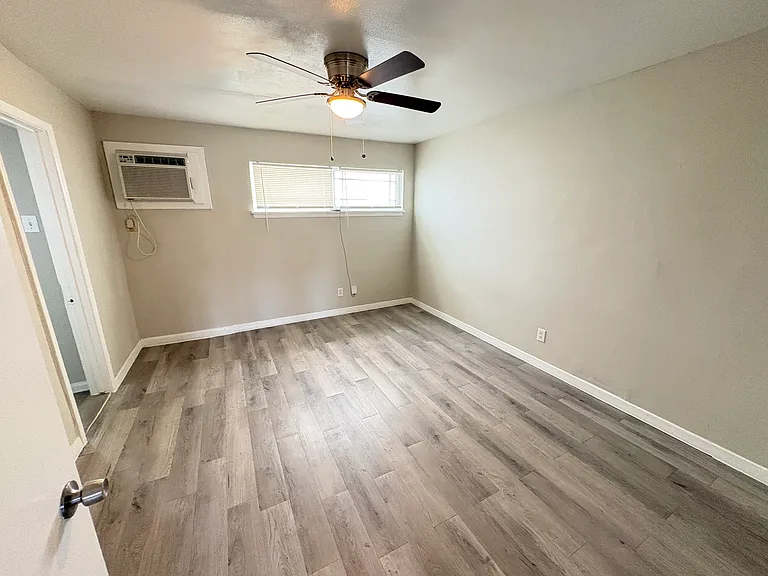 821 Yale St #6 — Photo 3