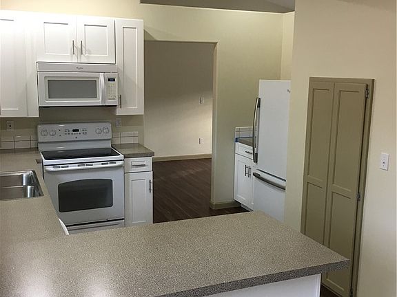 4th image of 15561 Mulberry Ln
