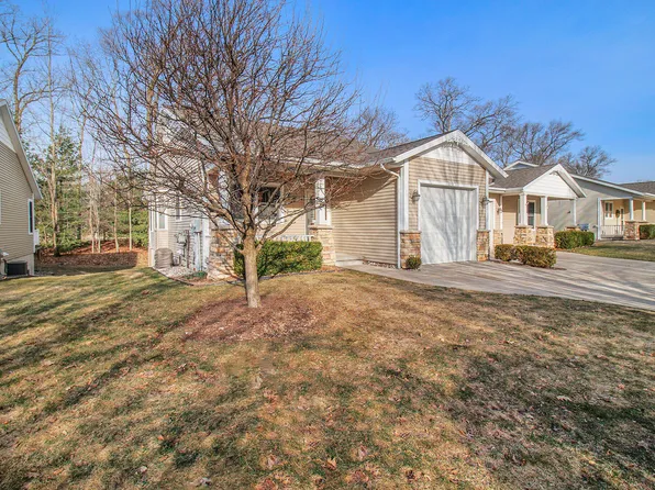 1233 Blue Heron Dr, Ludington, MI 49431