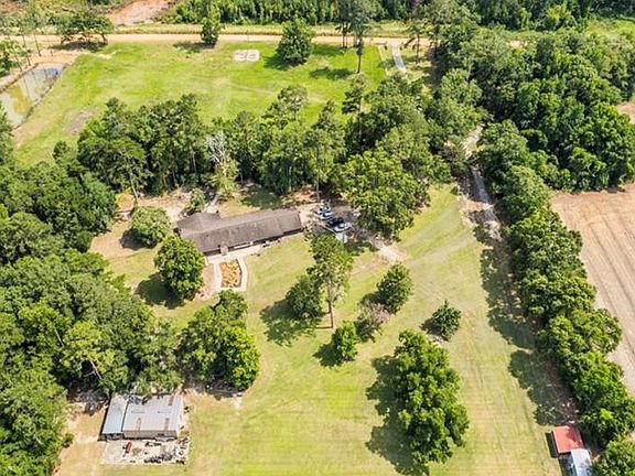 3rd image of 4265 Howard Rd