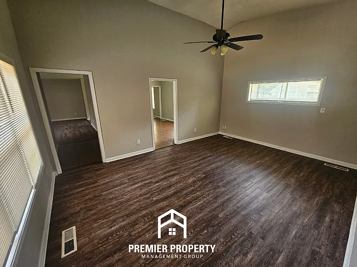 6149 Quince Rd — Photo 9