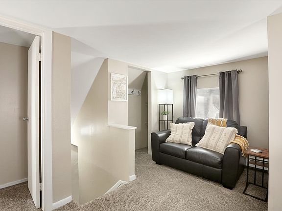 4th image of 21639 Roosevelt Ave APT 3