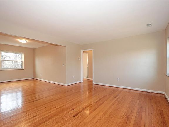 5th image of 3750 West St APT 4