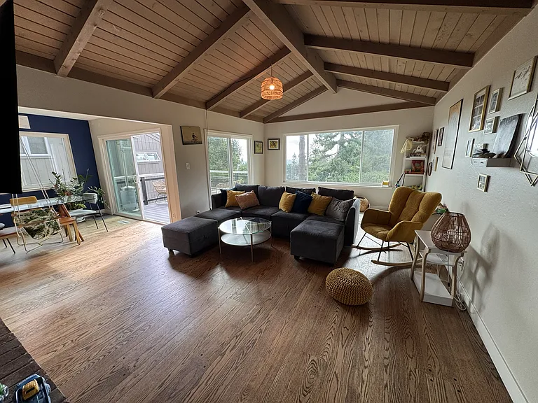 3131 Robinson Dr — Photo 3