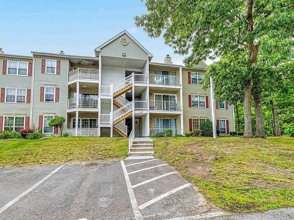 1st image of 130 Iroquois Dr #130