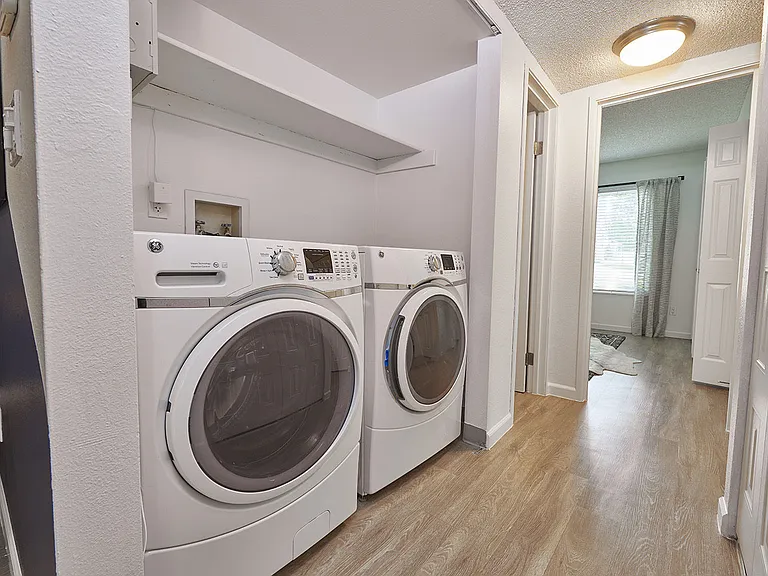 Greenwood Point Apartment Homes — Photo 25