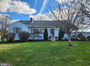 65 Hellers Church Rd, Leola, PA 17540