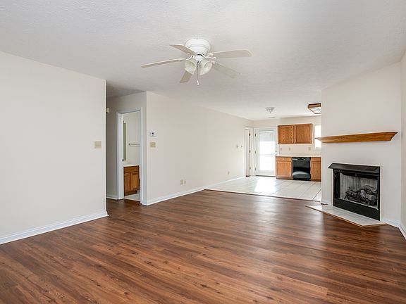 3rd image of 706 Morgan Hills Dr