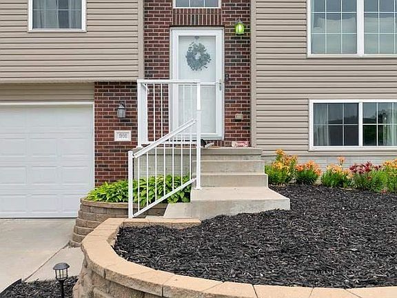 5th image of 901 W Craig Dodge Cir
