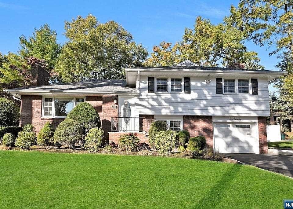 1st image of 786 Birch Ave