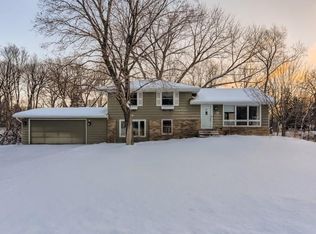 300 Saratoga Ln N, Plymouth, MN 55441