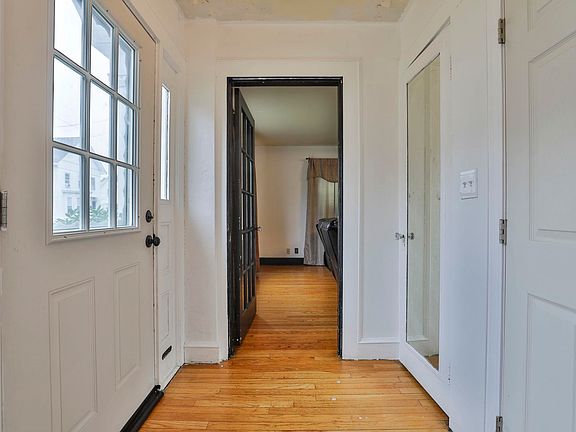 3rd image of 17 Prescott Street