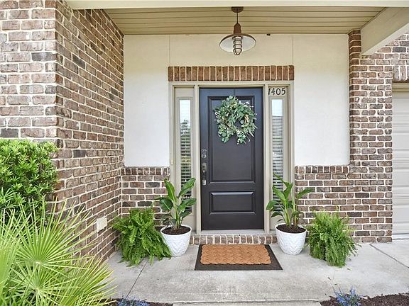 3rd image of 1405 Mariners Cir
